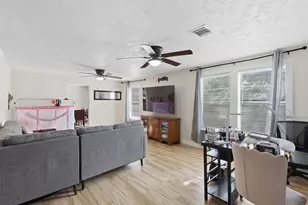 515 Riggs St, Baytown, TX 77520 - Photo 7