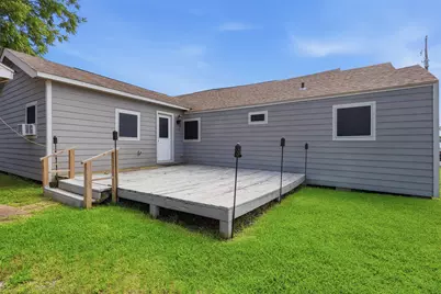 515 Riggs Street, Baytown, TX 77520 - Photo 7