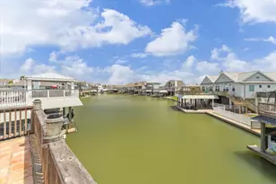 1339 Outrigger, Tiki Island, TX 77554 - Photo 35