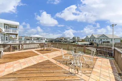 1339 Outrigger, Tiki Island, TX 77554 - Photo 9