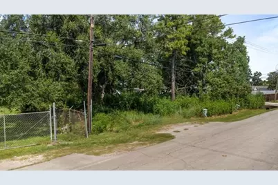 7503 Harrison Street, Baytown, TX 77521 - Photo 15