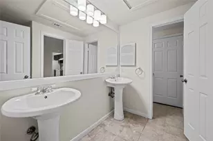 5718 Val Verde, Houston, TX 77057 - Photo 11