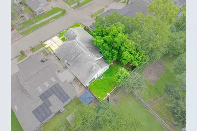 7815 Royan Drive, Houston, TX 77071 - Photo 23