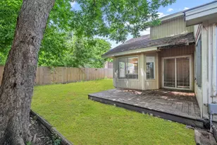 7815 Royan Dr, Houston, TX 77071 - Photo 19