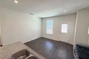 10233 Cleartide Ln, Houston, TX 77034 - Photo 5