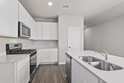 13769 Sunshine Peak Drive, Willis, TX 77318 - Photo 5