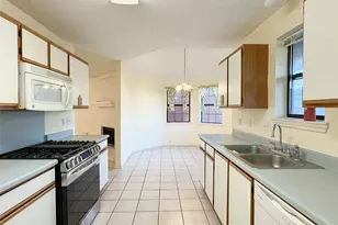 8631 Mapletwist St, Houston, TX 77083 - Photo 9