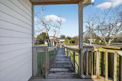 506 Oklahoma Avenue, Bacliff, TX 77518 - Photo 31