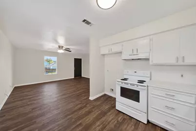 506 Oklahoma Avenue, Bacliff, TX 77518 - Photo 11