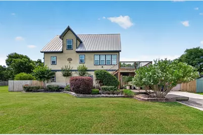 421 N Shady Lane, La Porte, TX 77571 - Photo 1