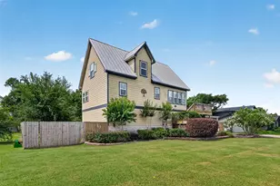 421 N Shady Ln, La Porte, TX 77571 - Photo 3