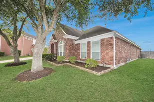 2802 Creek Bend Dr, Friendswood, TX 77546 - Photo 9