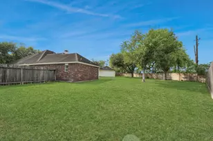 2802 Creek Bend Dr, Friendswood, TX 77546 - Photo 47