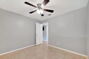 12114 Ryewater Dr, Houston, TX 77089 - Photo 9