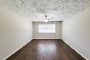 9415 Beckford Dr, Houston, TX 77099 - Photo 15