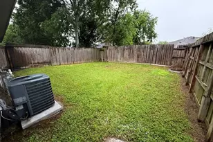10028 Ridgecoral Dr, Houston, TX 77038 - Photo 13