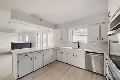 10139 Sagemill Drive, Houston, TX 77089 - Photo 9