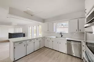 10139 Sagemill Dr, Houston, TX 77089 - Photo 9