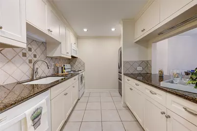 2232 S Piney Point Road #110, Houston, TX 77063 - Photo 5