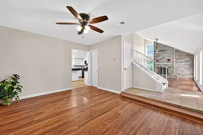 813 Lakeview Drive, Sugar Land, TX 77498 - Photo 11