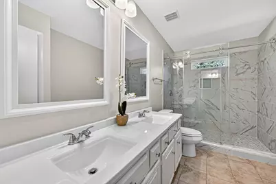 813 Lakeview Drive, Sugar Land, TX 77498 - Photo 3