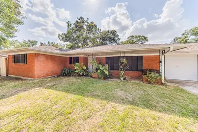 1900 Clayton Drive, Baytown, TX 77520 - Photo 7