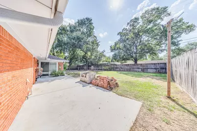1900 Clayton Drive, Baytown, TX 77520 - Photo 21
