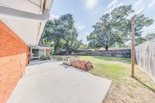 1900 Clayton Dr, Baytown, TX 77520 - Photo 21