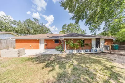 1900 Clayton Drive, Baytown, TX 77520 - Photo 23