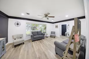1900 Clayton Dr, Baytown, TX 77520 - Photo 9