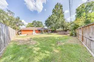 1900 Clayton Dr, Baytown, TX 77520 - Photo 5