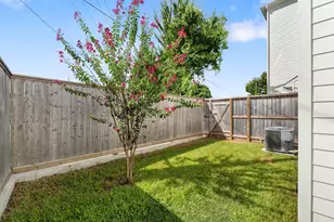 6211 Brighton Oaks Ln, Houston, TX 77008 - Photo 25