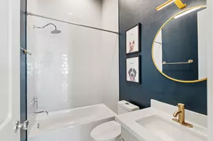6211 Brighton Oaks Ln, Houston, TX 77008 - Photo 23