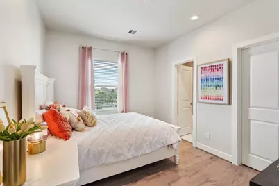 6211 Brighton Oaks Lane, Houston, TX 77008 - Photo 17