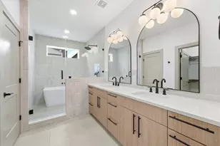 2953 Delafield St, Houston, TX 77023 - Photo 3