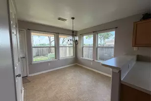 13607 Padgett Dr, Sugar Land, TX 77498 - Photo 5