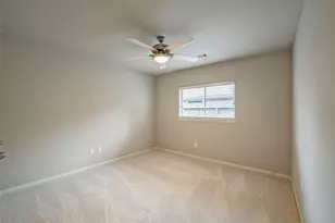 6103 Branch Lake Dr, Houston, TX 77066 - Photo 27