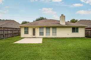 6103 Branch Lake Dr, Houston, TX 77066 - Photo 5