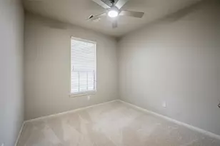 6103 Branch Lake Dr, Houston, TX 77066 - Photo 29
