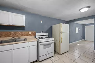 2631 Oakcliff St, Houston, TX 77023 - Photo 5