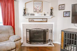 103 Mammoth Springs Ln, Dickinson, TX 77539 - Photo 19