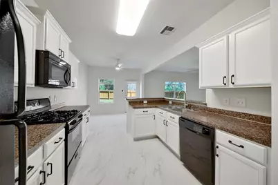 305 Crooked Pine Court, Conroe, TX 77304 - Photo 9