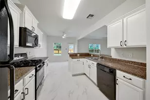 305 Crooked Pine Court, Conroe, TX 77304 - Photo 9