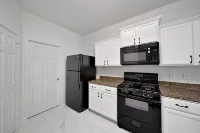 305 Crooked Pine Court, Conroe, TX 77304 - Photo 7