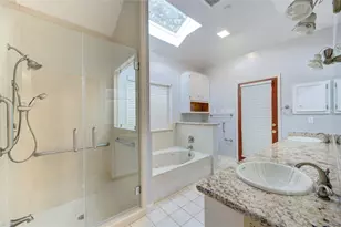 12307 Rocky Knoll Dr, Houston, TX 77077 - Photo 17