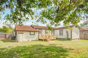 609 Hurst St, Angleton, TX 77515 - Photo 35