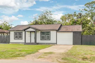 609 Hurst St, Angleton, TX 77515 - Photo 1