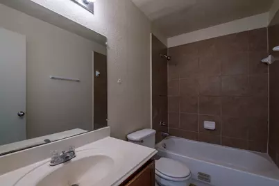 6810 Westover Street #9, Houston, TX 77087 - Photo 7