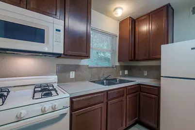 6810 Westover Street #9, Houston, TX 77087 - Photo 5