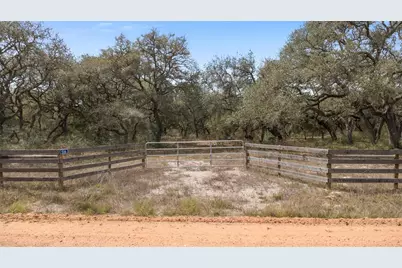 516 County Road 120, Hallettsville, TX 77964 - Photo 9